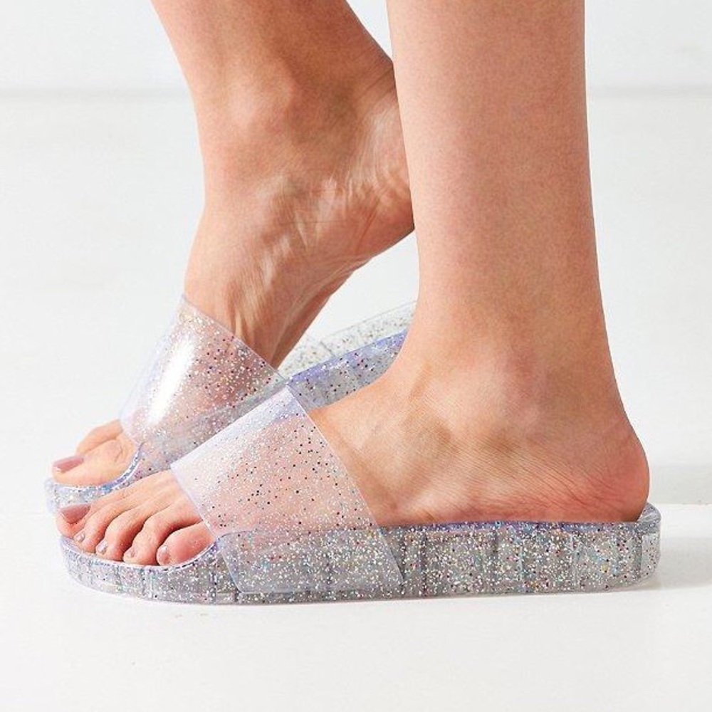 UO jelly slides